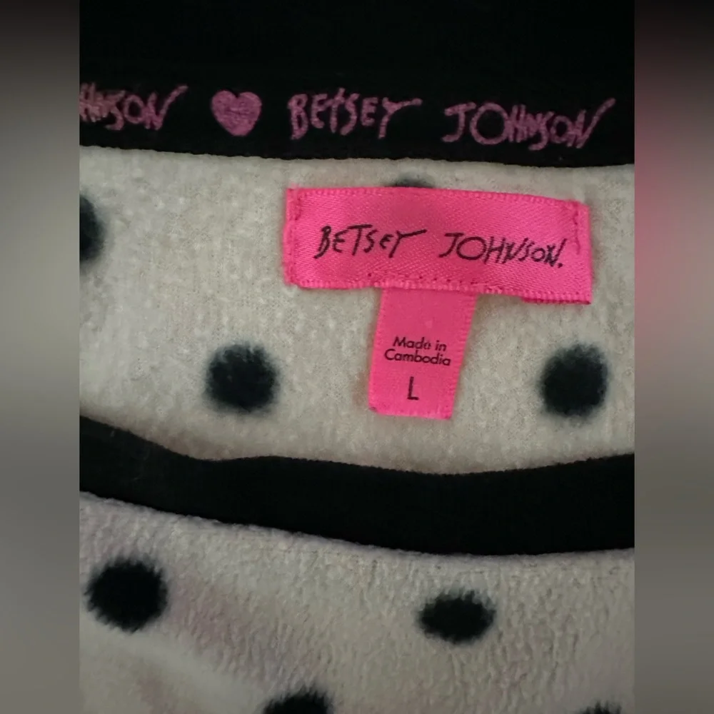 Betsey Johnson Top Woman Pink and Black Polka Dot Light Fleece Long Sleeve Sz.L